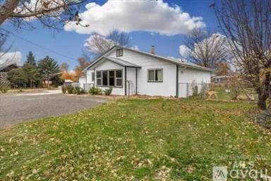 Main picture of 419 Hagerman Ave E