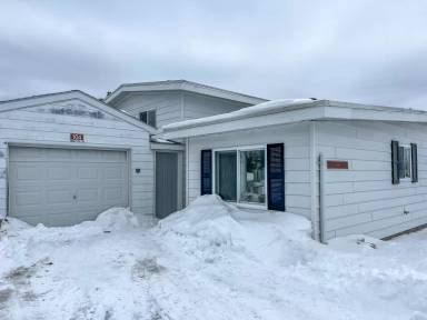Main picture of 104 Destroyer St