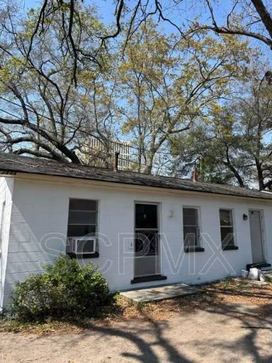 Main picture of 3444 Navajo St