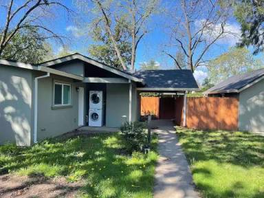 Main picture of 159 1/2 Donner Ave