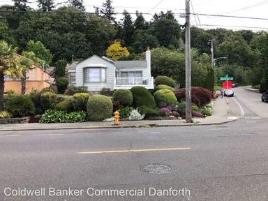 Main picture of 4652 Beach Dr SW