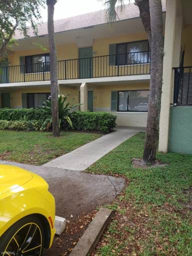 Main picture of 609 Meadows Cir