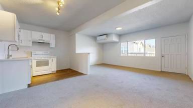 Main picture of 3650 Garnet St