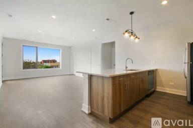 Main picture of 2111 S Halsted St