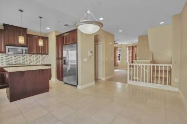 Main picture of 1922 Hillebrant Pl