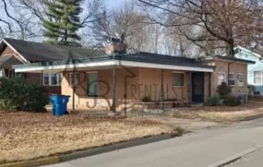 Main picture of 215 E Belleville St