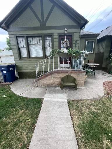 Main picture of 902 5th Ave S