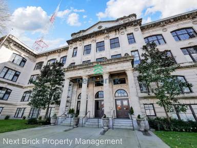 Main picture of Queen Anne High School Condos