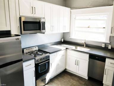 Main picture of 2422 Sichel St