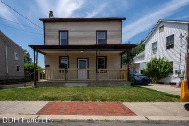 Main picture of 733 Oxford Ave