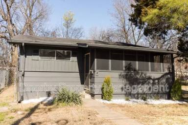Main picture of 1609 Oak St