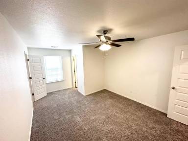 Main picture of 823 S Amarillo Ave