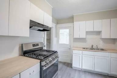 Main picture of 1315 S Carson Ave