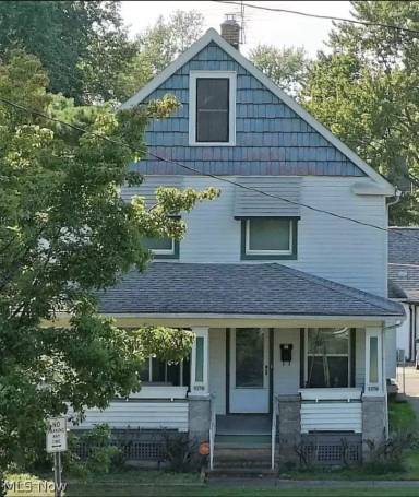 Main picture of 1328 E 187th St