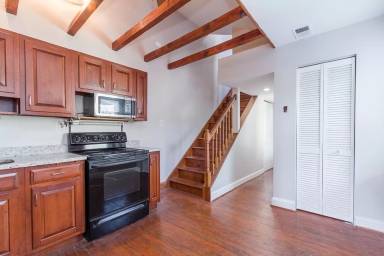 Main picture of 132 S Washington St