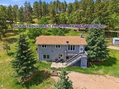 Main picture of 836 Sleepy Hollow Dr