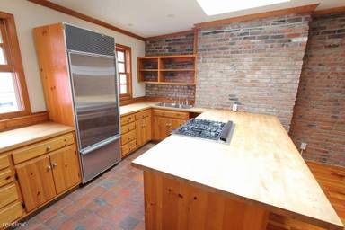 Main picture of 155 Prince St