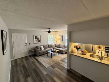 Main picture of 4932 W Gandy Blvd