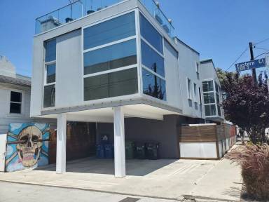 Main picture of 473 Carroll Ave