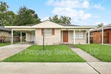 Main picture of 2455 Mercedes Blvd