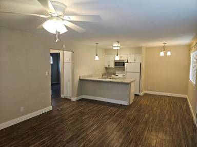 Main picture of 590 Iris Dr
