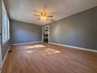 Main picture of 1323 E Atlantic St