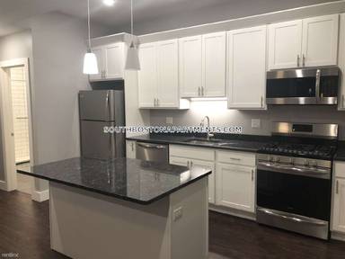 Main picture of 870 E 5th St