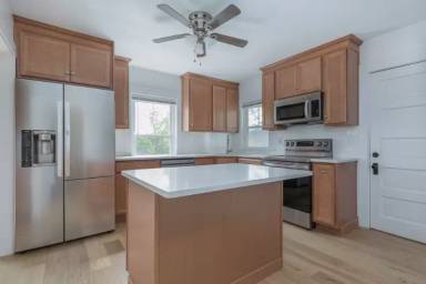 Main picture of 28 Academy St