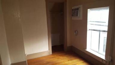 Main picture of 916 E 6th St