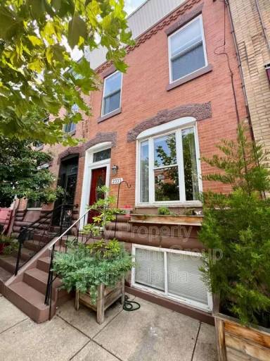 Main picture of 2333 S 15th St