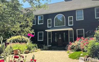 Main picture of 150 West Ln