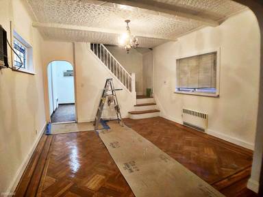Main picture of 151 Avenue O