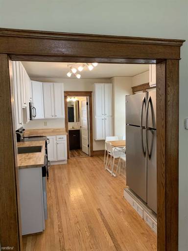 Main picture of 706 S Division St