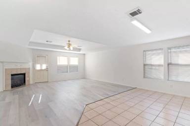 Main picture of 2923 Katybriar Ln