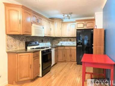 Main picture of 354 Butler St