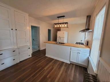 Main picture of 17 Reid St
