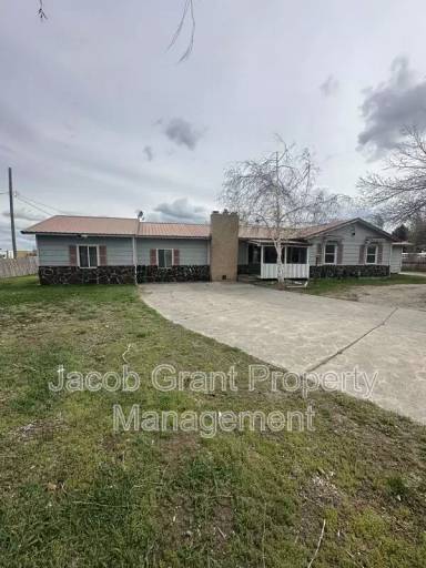 Main picture of 4590 N 15th E