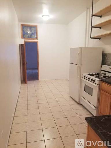 Main picture of 123 Troutman St