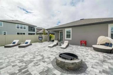 Main picture of 10324 Malvasia Ave