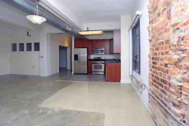 Main picture of 1323 Broadway St