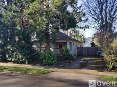 Main picture of 9334 N Edison St