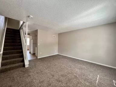Main picture of 2420 Delavan Ave
