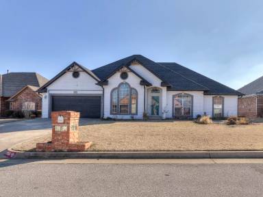Main picture of 2816 SW 108th St