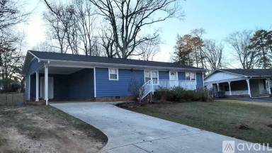 Main picture of 108 Oak Park Dr