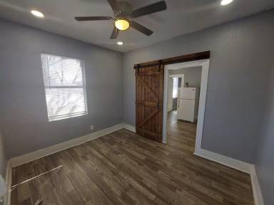 Main picture of 3215 W Gerald Ave