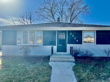 Main picture of 2714 S 11th Pl