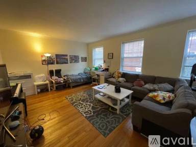 Main picture of 22 Fairbanks St