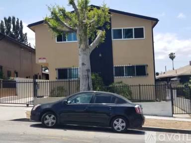 Main picture of 634 E Hyde Park Blvd