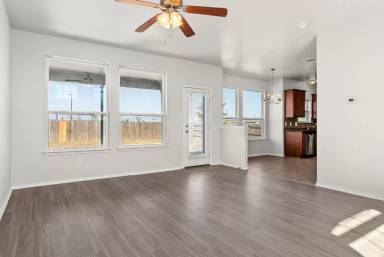 Main picture of 2907 Black Orchid Dr