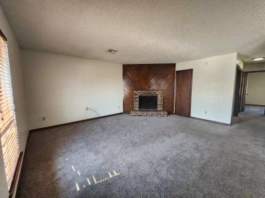 Main picture of 4102 N Market Ave